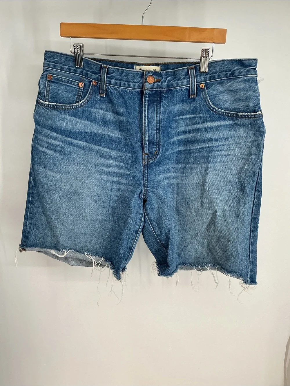 Madewell Cutoff Long Denim Shorts in Medium Blue Size 31